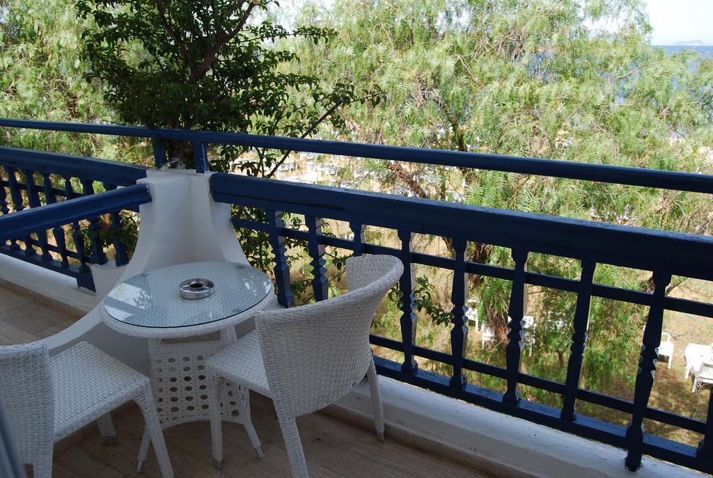 Club Blue White All Inclusive Turgutreis Zimmer foto